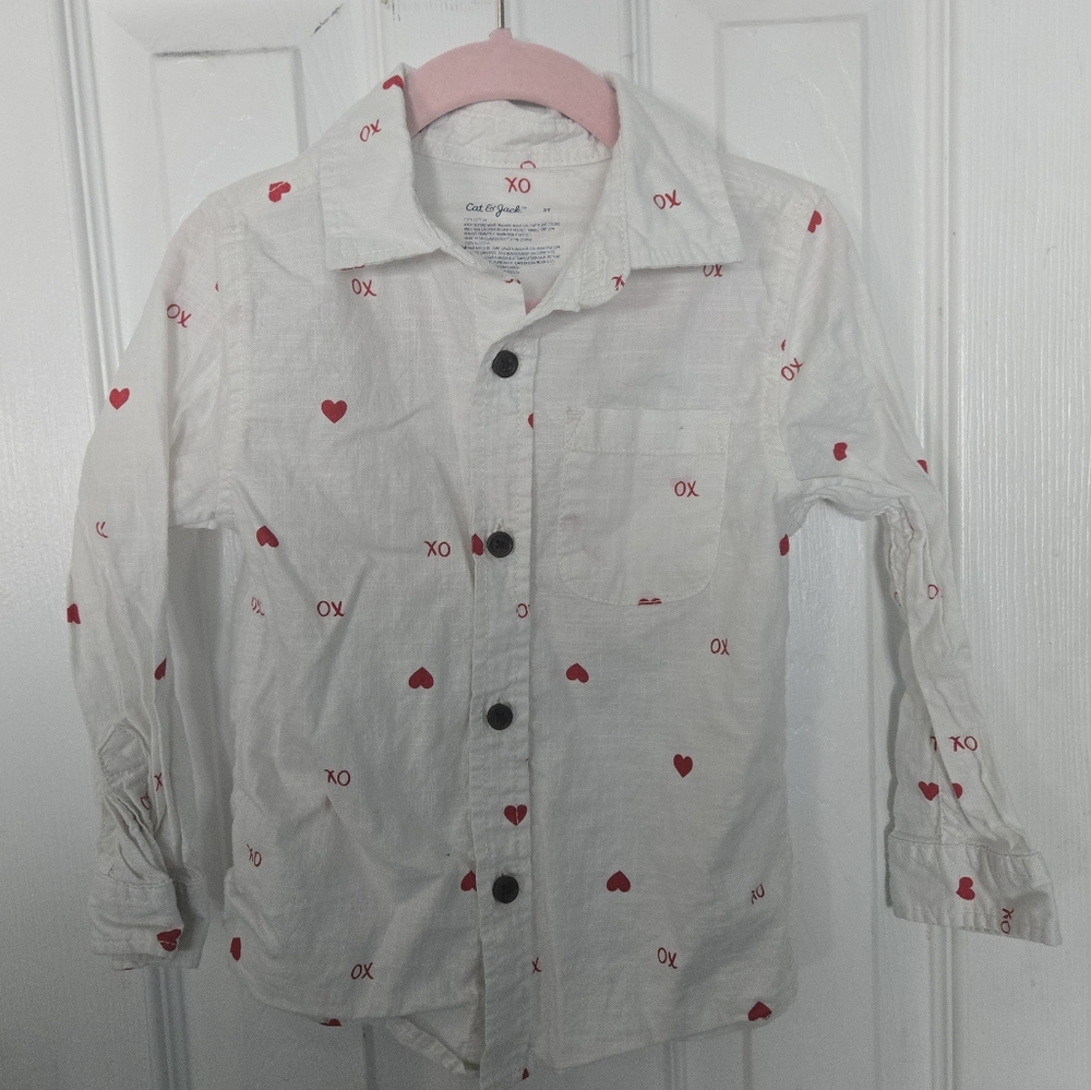 Cat & Jack Valentines Day White and Red Heart Button Down Shirt 3t